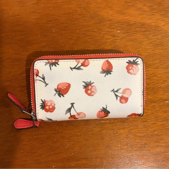 *RARE* Coach Mini Strawberry Zip Around Wallet - Picture 2 of 3